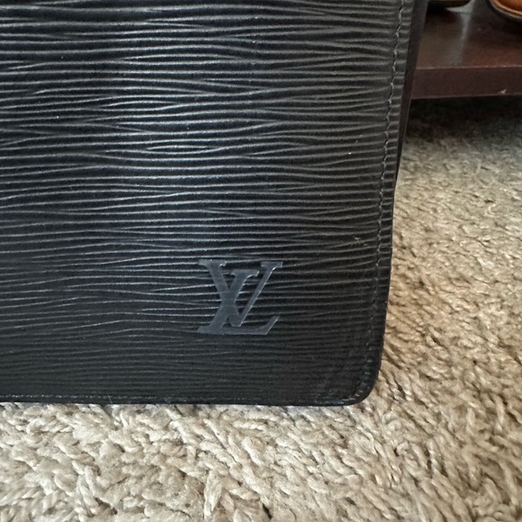 Black Epi LV Briefcase with Handle - Picture 9 of 9